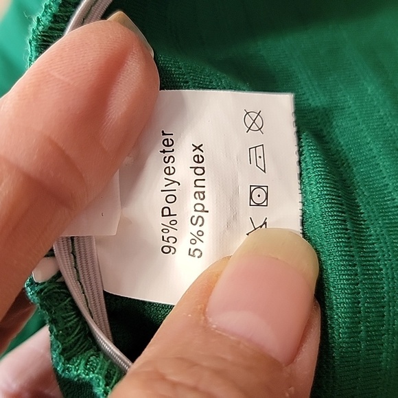 Kelly Green Size M Pleated Texture Sleeveless Camisole Cami Tank Top, Like New - Picture 12 of 13